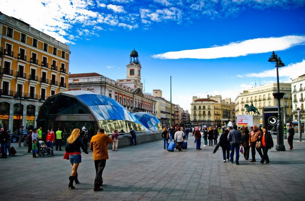 La ballena de la Puerta del Sol se desvanece