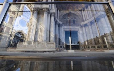 Mamparas de vidrio para proteger la Basílica de San Marcos