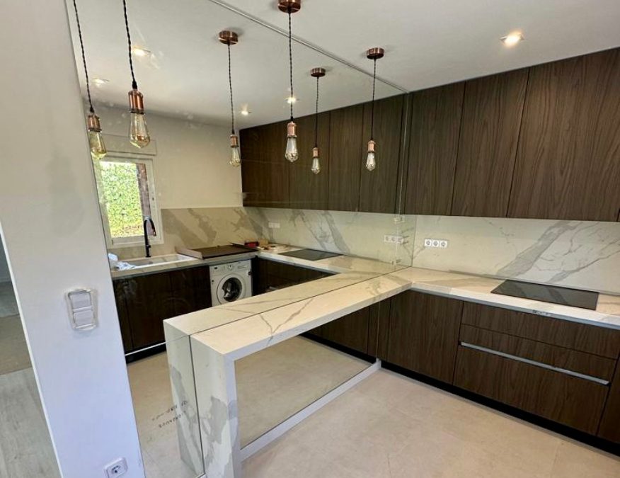 Utilizar espejos para duplicar visualmente el tamaño de tus habitaciones